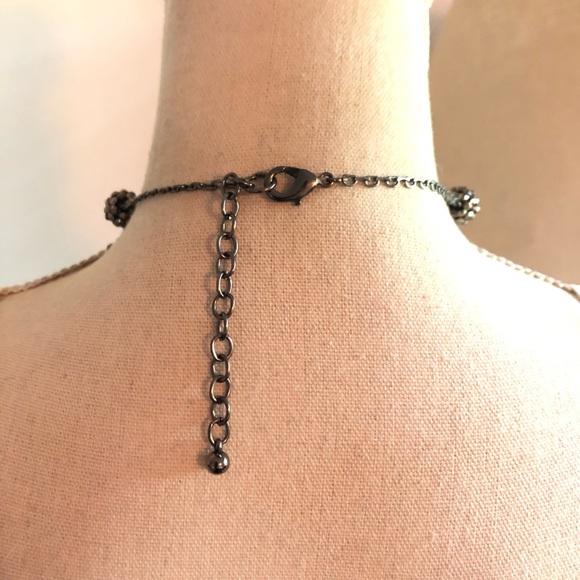 Deep navy and plum tone elegant y drop necklace - Picture 7 of 8